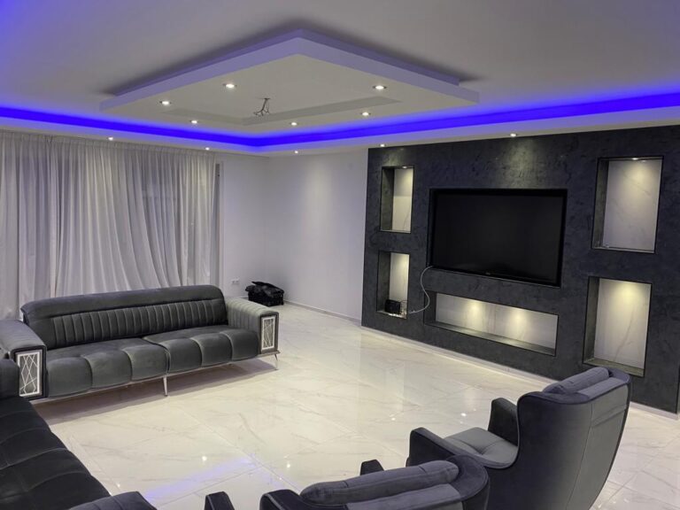 portfolio de kroon afwerking /woonkamer ontwerp cinewall ens childerwerk